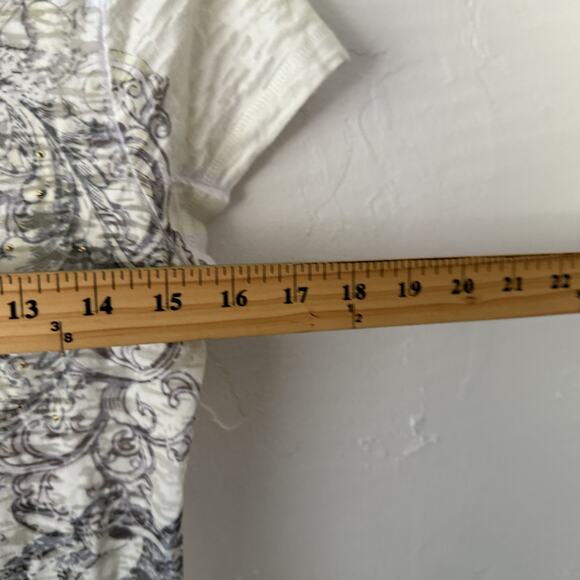 Cato Y2k Tuscan Large White Gray Short‎ Sleeve Rhinestone Scroll Print Top - Picture 7 of 8